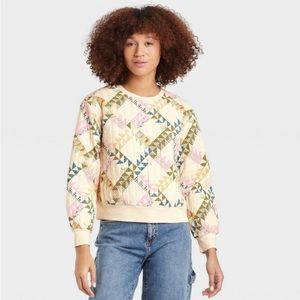 Women's Quilted Pullover Sweatshirt Universal Thread Cream Print NWT